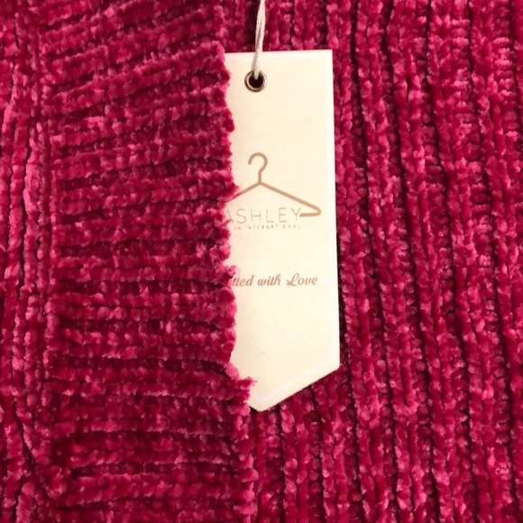 Knitted cozy pink sweater. NWT. - Picture 4 of 4